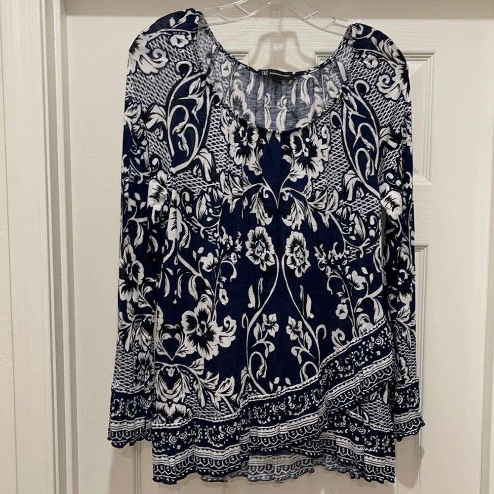 Inc International Concepts Blue & White Top M